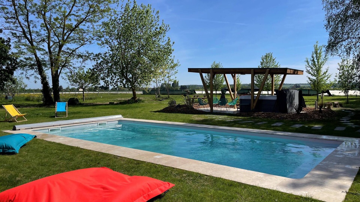 Saint-Mathurin-sur-Loire House | Gîte Au gré de la Loire : swimming pool and spa