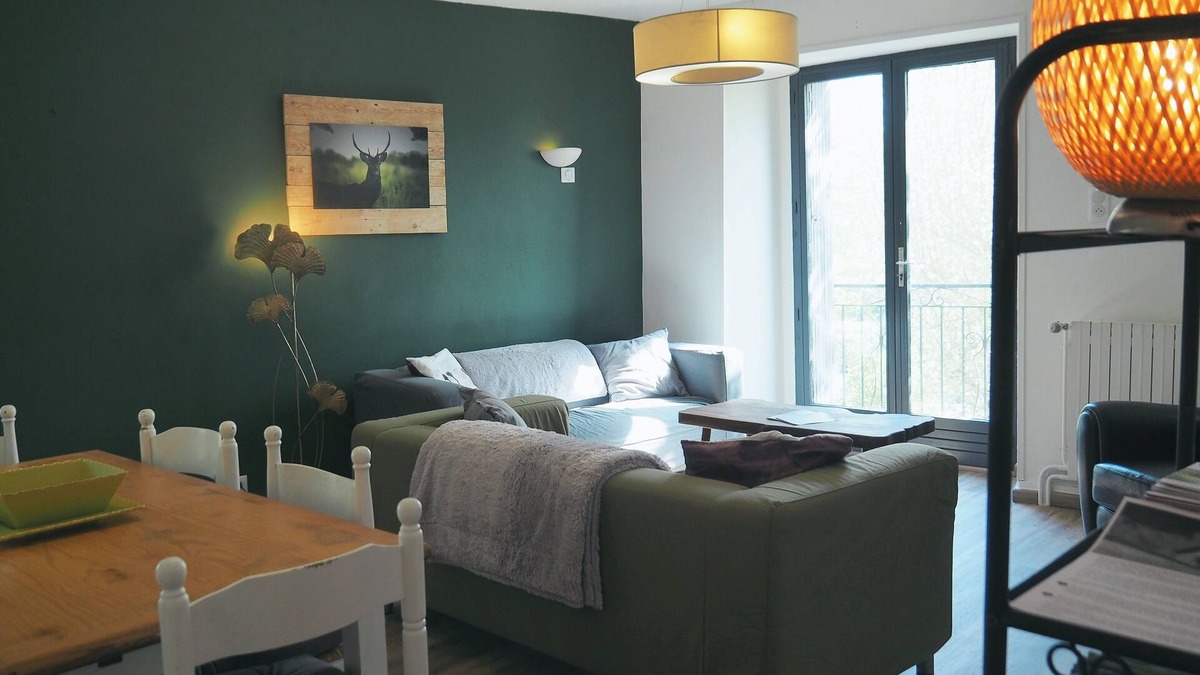 Massiac Apartment | Gîte au Sein de Notre Ferme en Pierre du Xviie Siècle