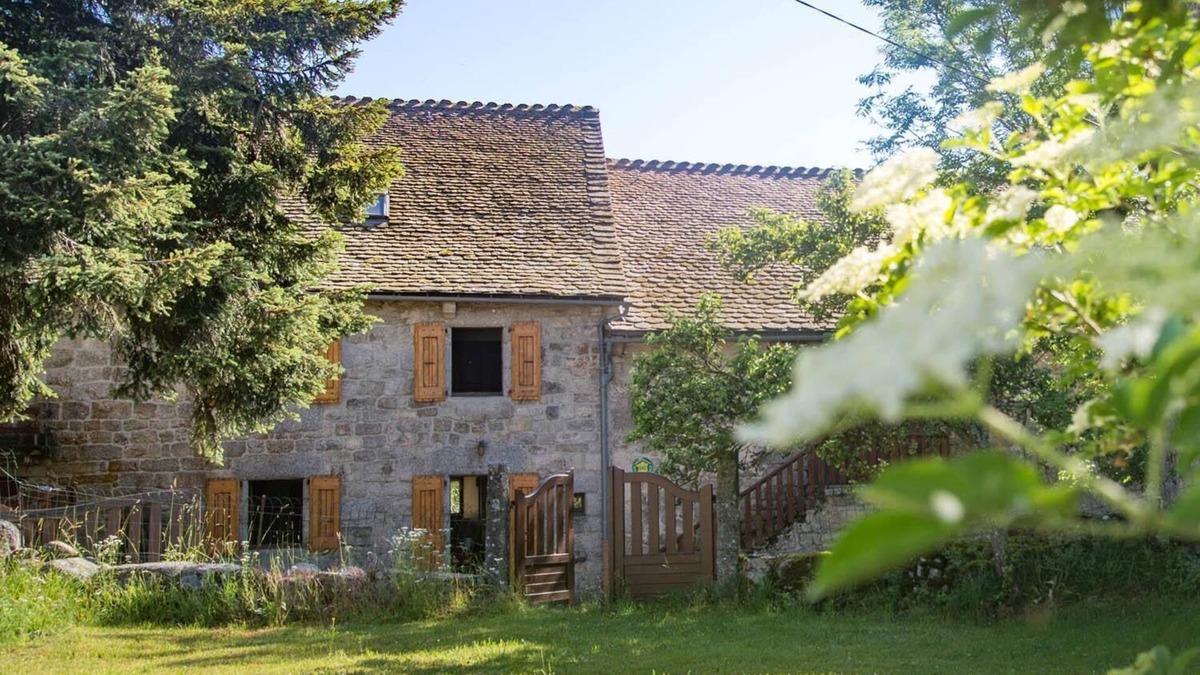 Le Buisson House | Gîte aux Combettes 4/6 persons