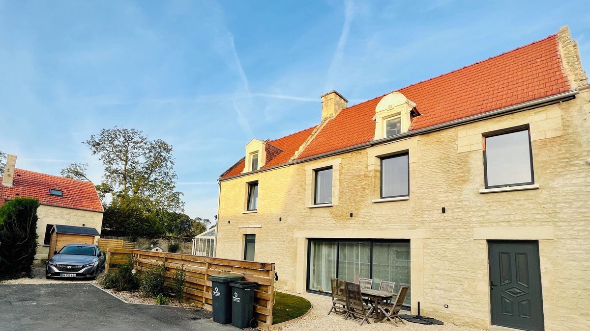 Bieville-Beuville House | Gîte Avec Jacuzzi Chic & Cosy Entre Caen et les Plages du Débarquement Normandie