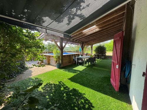 Le Montat Apartment | Gîte avec piscine à 5 minutes de CAHORS
