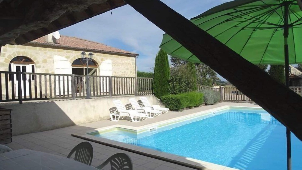 Puymiclan House | Gîte avec piscine - Lac de pêche - 8 personnes