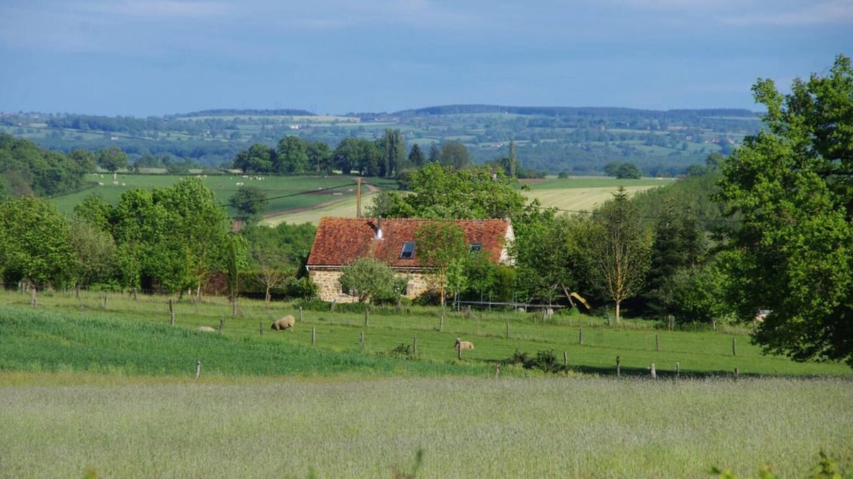 Ygrande House | Gîte avec piscine sainte anne