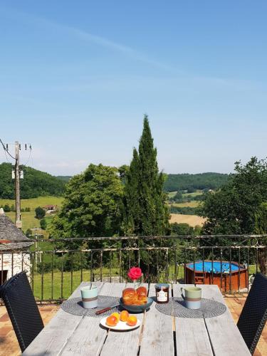 Hautefage-la-Tour House | Gîte avec vue