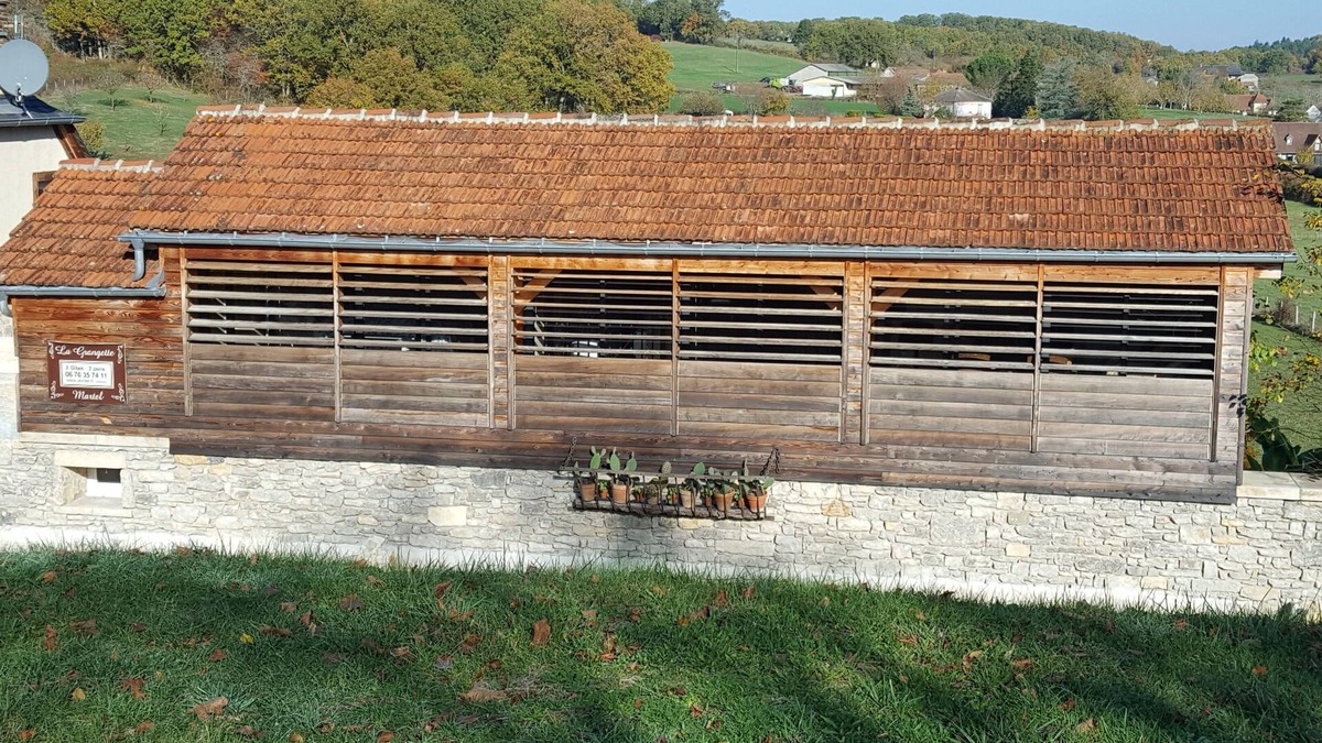 Martel Cottage | - GÎTE CÔTÉ SÉCHOIR (SPA) - 2 gîtes 2 pers. à 1 min center
