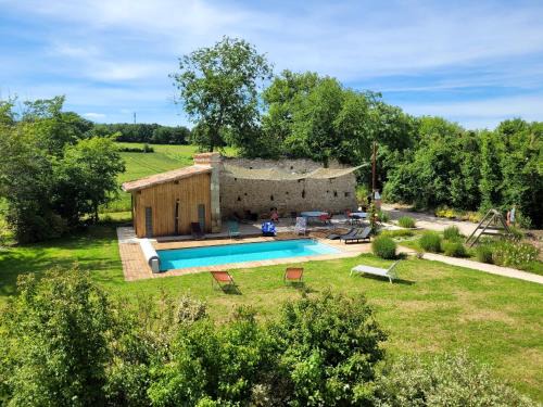 Saint-Sauvy House | Gîte campagne famille 15 pers Piscine chauffée Jeux enfants Pétanque