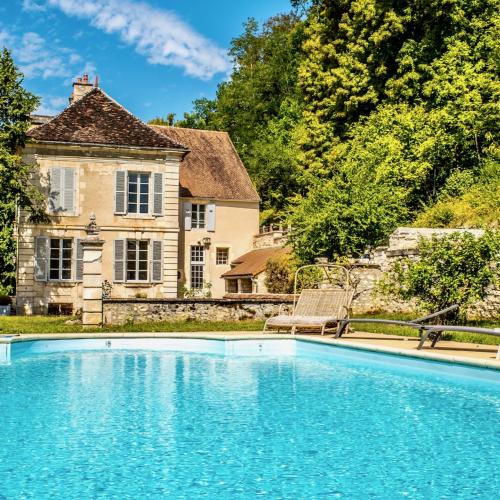 Mailly-le-Chateau Villa | Gîte Château du Colombier - Piscine chauffée