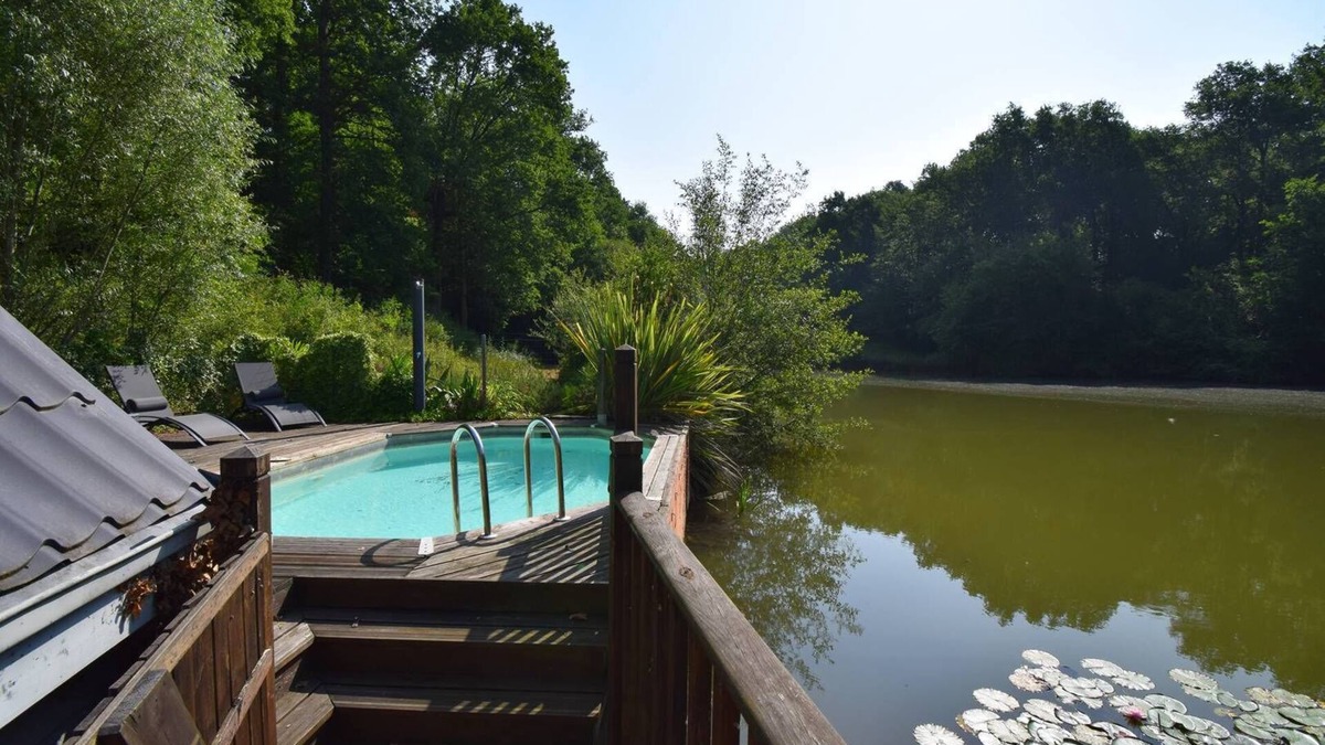 Gueyze Ski Chalet | Gîte chalet insolite avec piscine et lac pêche - proche des Landes