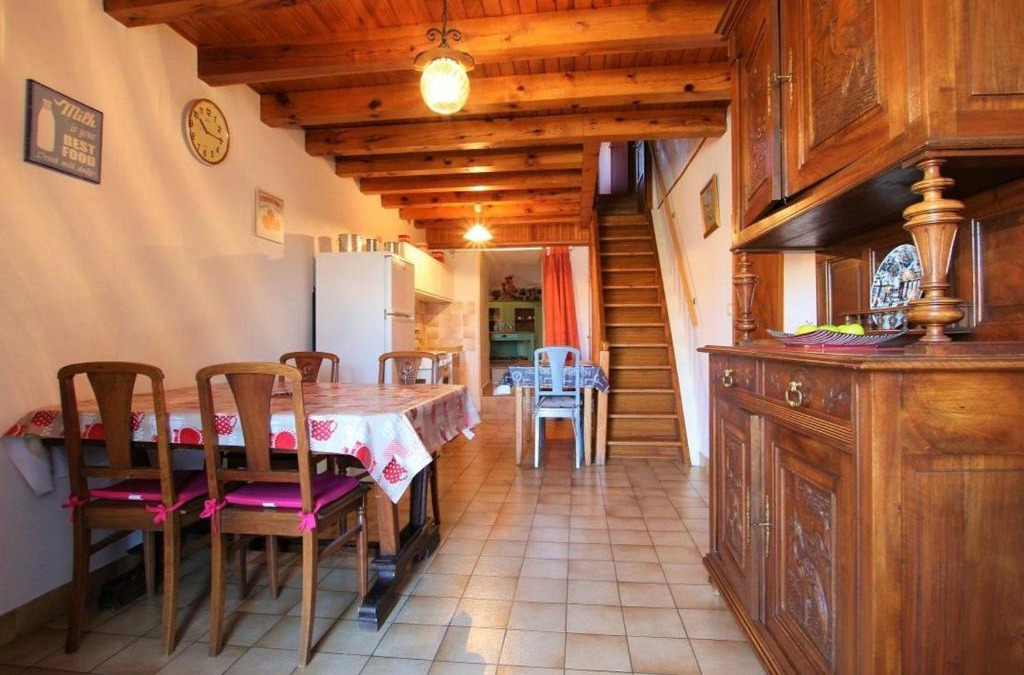 Lantriac House | Gîte confortable en hameau calme près du Puy en Velay – 2 chambres, équipement bébé, terrain fermé - FR-1-582-141