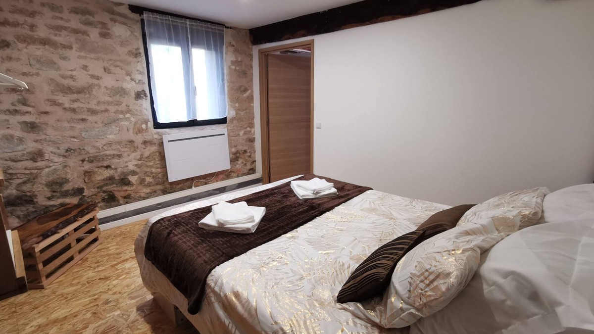 Chamboulive Apartment | Gîte Corrézien 3 pers. Heated swimming pool