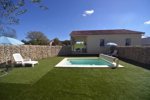 Martel House | Gîte D&D avec piscine privative