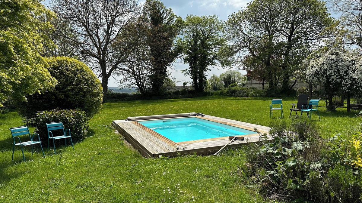 Saint-Brice-de-Landelles House | Gîte de Campagne Près du Mont St-michel, Avec Jardin et Accès Piscine