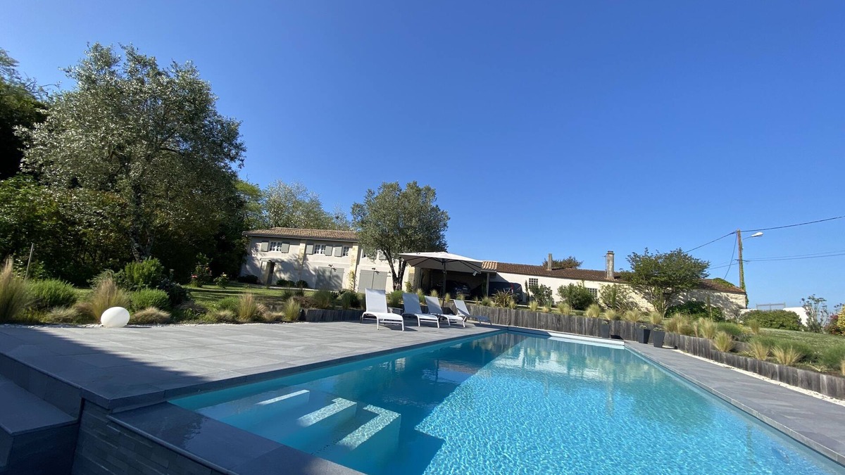 Saint-Christoly-Medoc Cottage | Gîte de Charme en Médoc à Proximité des Plages-grande Piscine au sel