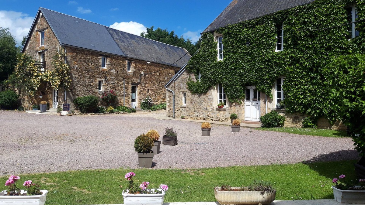 La Caine House | Gîte de Campagne de 15 Personnes Idéal Pour un Séjour en Famille !