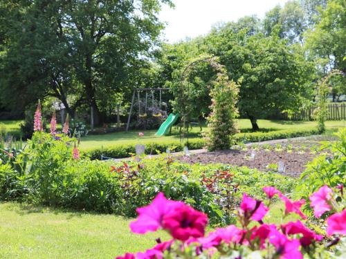 Saint-Blin House | Gîte de caractère avec jardin, terrasse, et équipements pour enfants à Saint-Blin - FR-1-611-31