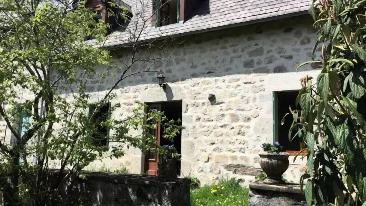 Saint-Exupery-les-Roches Villa | Gîte de France in Saint-Exupéry-les-Roches - Gîte de France 6 people