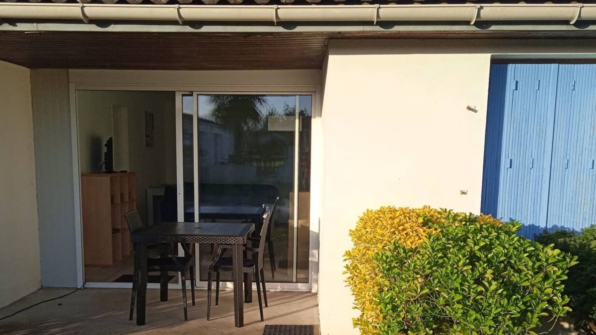 Saint-Michel-en-l'Herm Apartment | "gîte de L'aigue-marine"