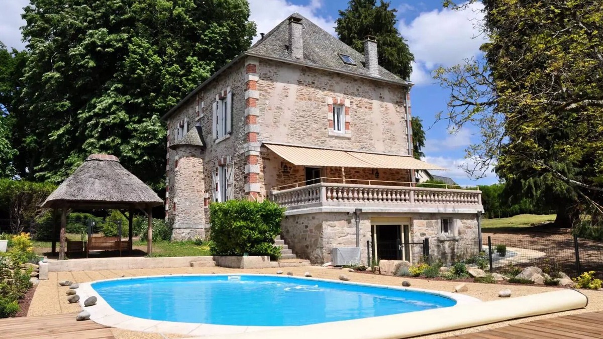 Sainte-Fortunade Villa | Gîte de France Aux deux mésanges 4 ears - Gîte de France 10 people