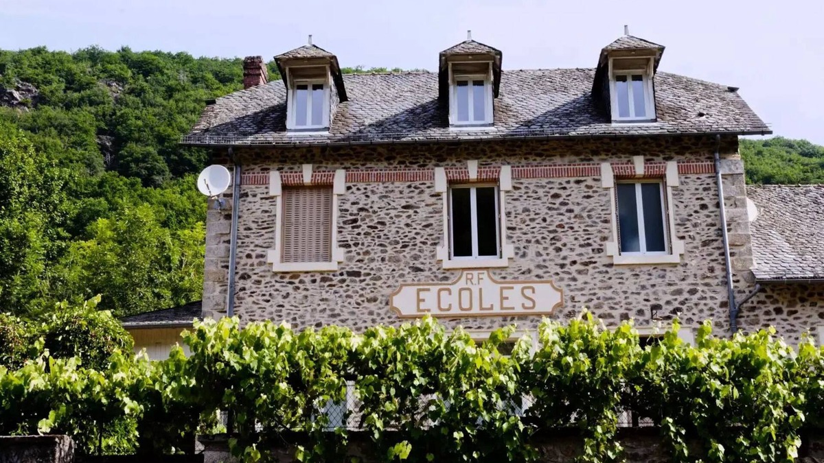 Laval-sur-Luzege Villa | Gîte de France Gîte school 3 ears - Gîte de France 4 people
