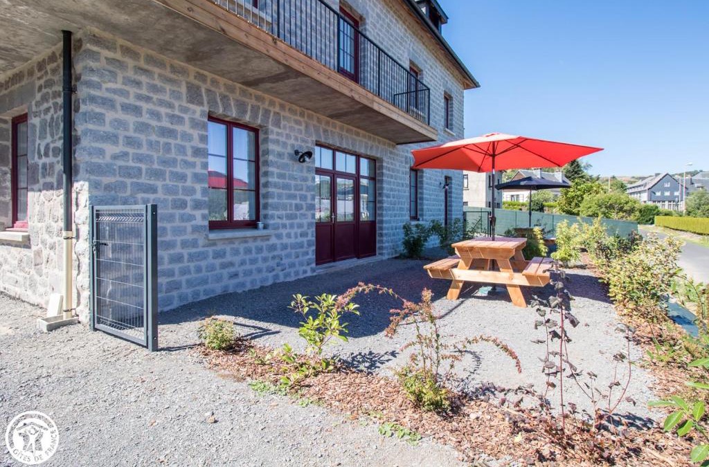 Besse-en-Chandesse House | Gîte de Granit ROSE