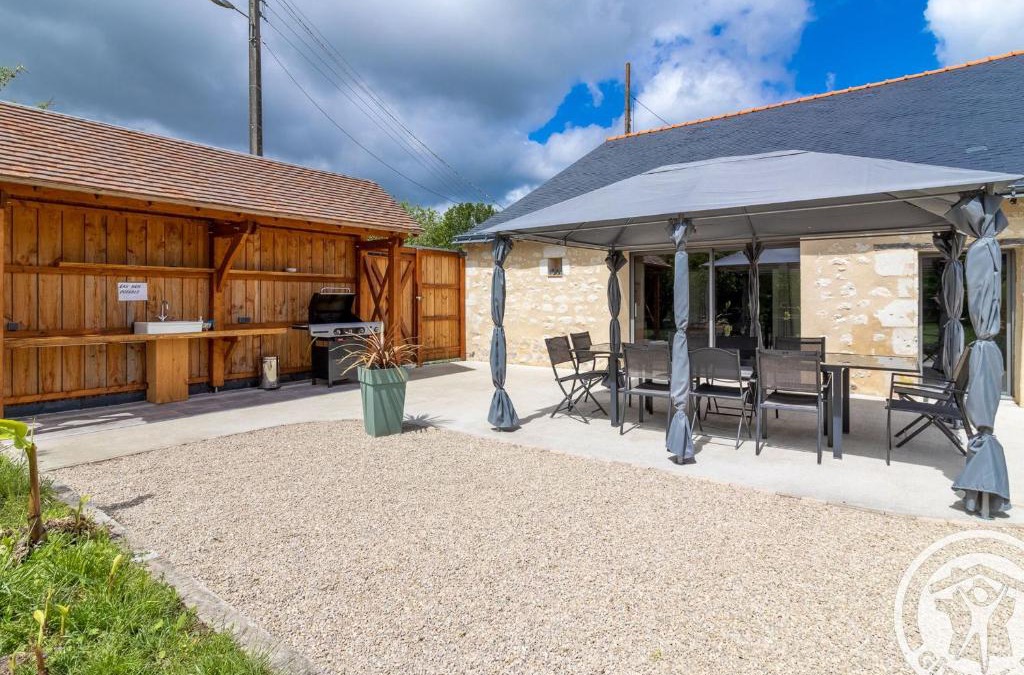 Boce House | Gîte de groupe avec salle de jeux, jardin 4000m², proche forêt de Chandelais et Zoo de la Flèche - FR-1-622-56