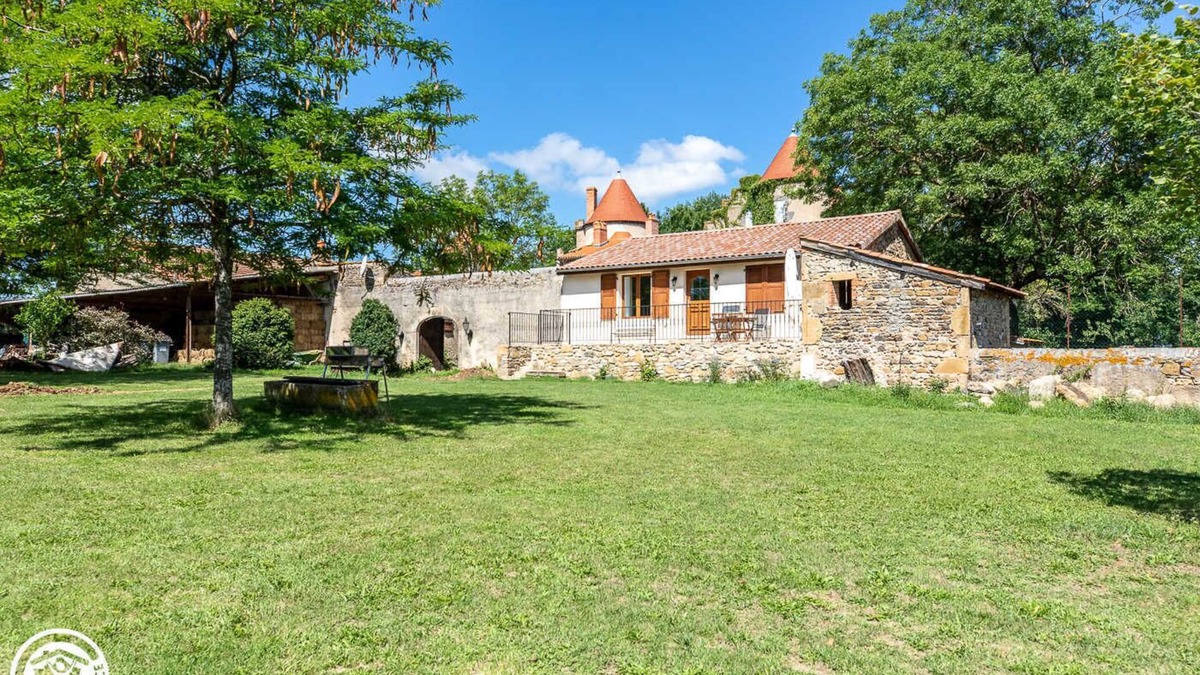Saint-Germain-Lembron House | Gîte de Longat Puy-de-dôme