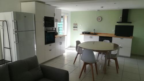 Saint-Martin-d'Aubigny House | Gîte de l'étang des sarcelles