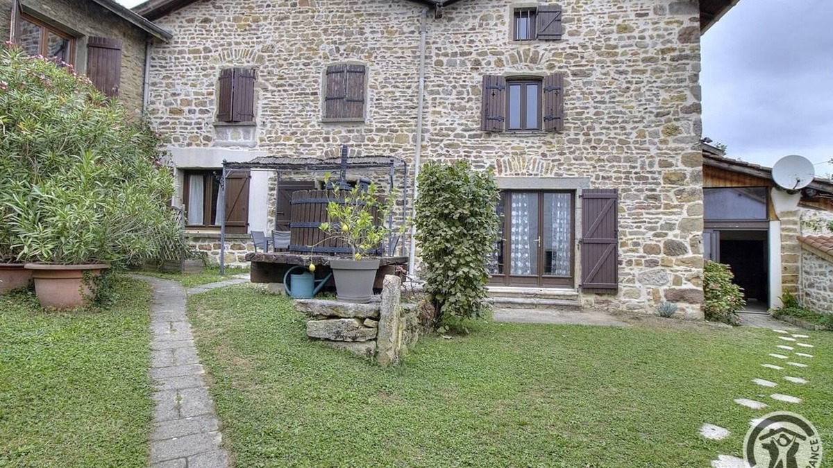 Dommartin House | Gîte de la Bergeonnière