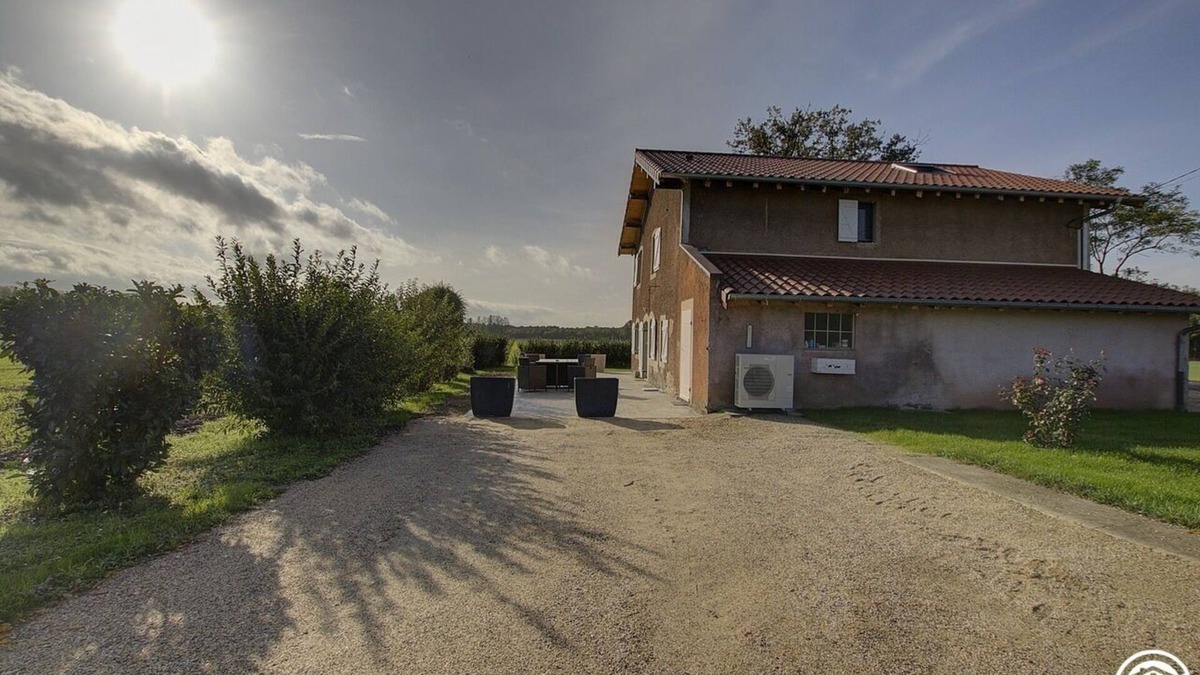 Peronnas House | Gîte de la Forêt de Seillon