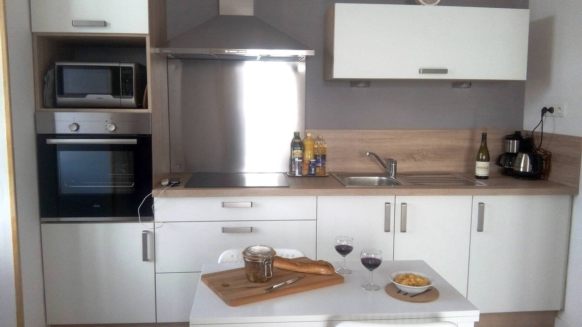 Sainte-Catherine Cottage | Gîte de la Sagne, cozy and quiet, linen provided, meals possible