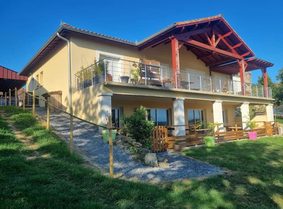 Pimbo Apartment | Gîte de Lamothe