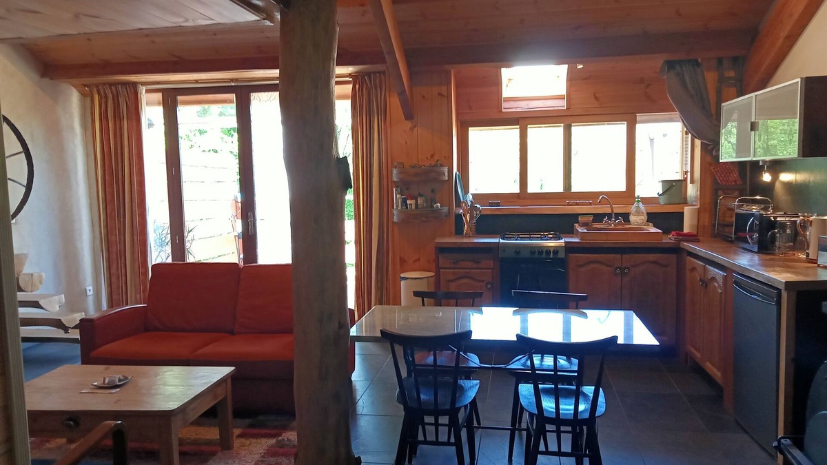Escaro Cottage | Gîte de Montagne, Chauffé au Bois Dans un Cadre Naturel Exeptionnel
