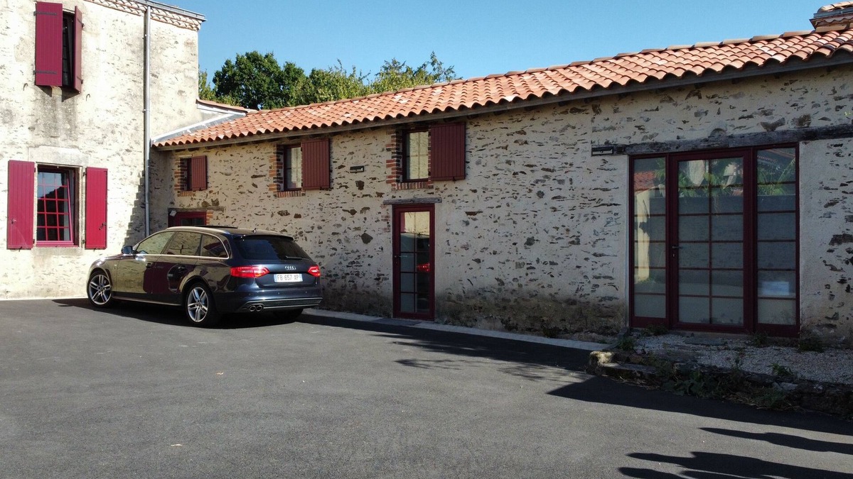 La Copechagniere Apartment | Gîte de Vacances La Charmille - Côté Cour
