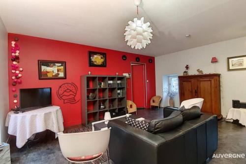 Besse-en-Chandesse Apartment | Gîte des Remparts