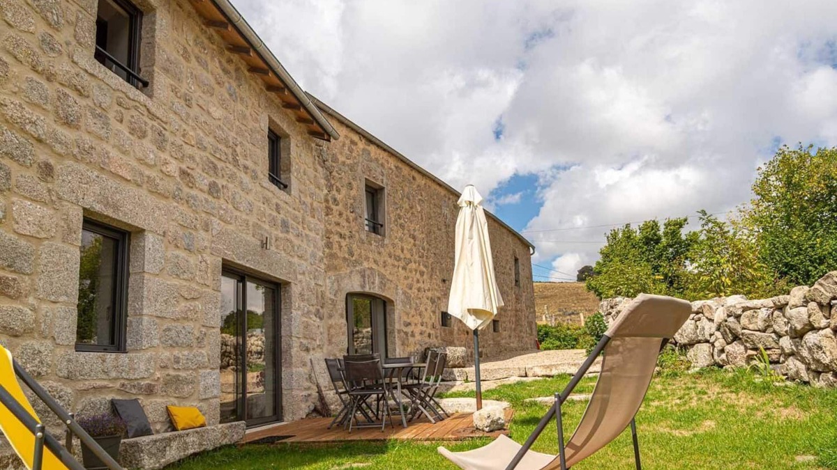 Saint-Laurent-de-Muret House | Gîte des Amandines - Saint-laurent-de-muret