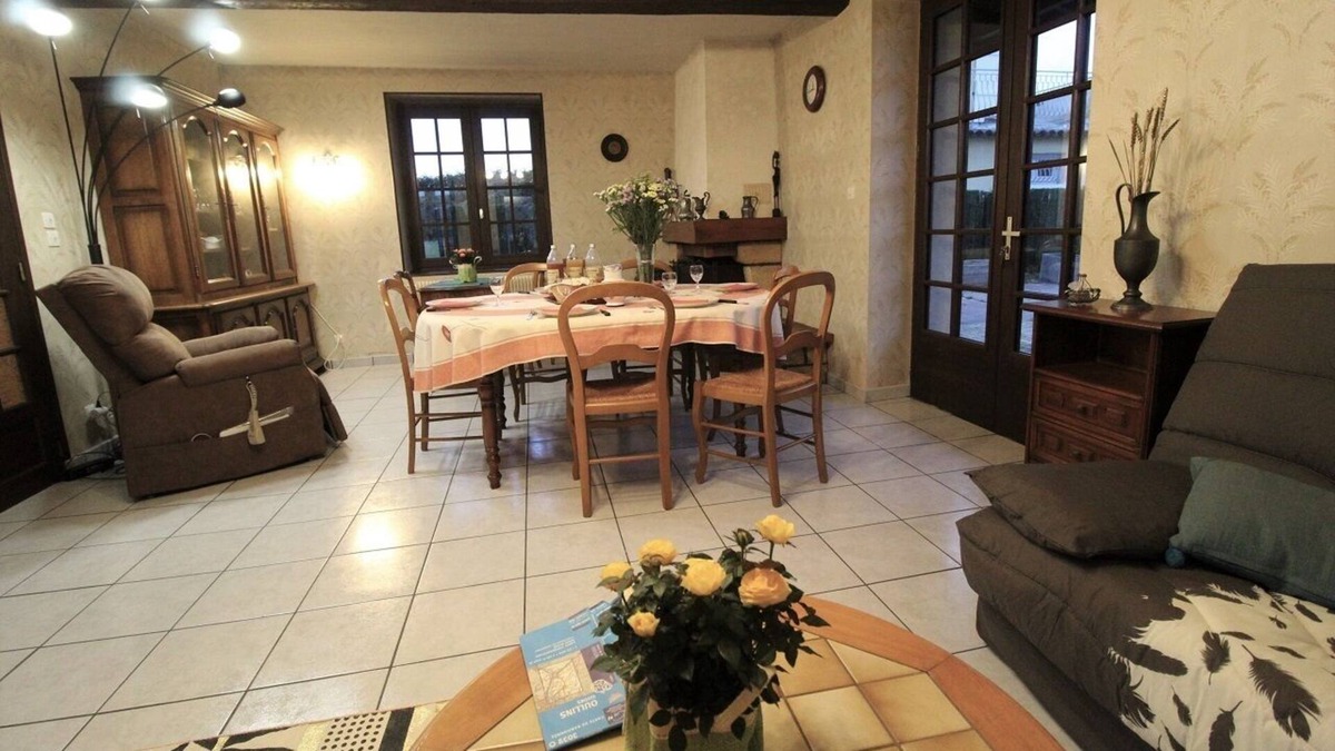 Saint-Laurent-d'Agny House | Gîte du Bistinclin Fruité