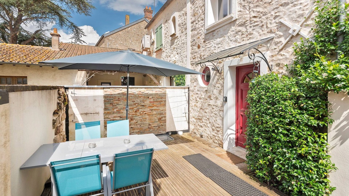 Reau Apartment | Gîte du Clocher - Appt 6p avec terrasse