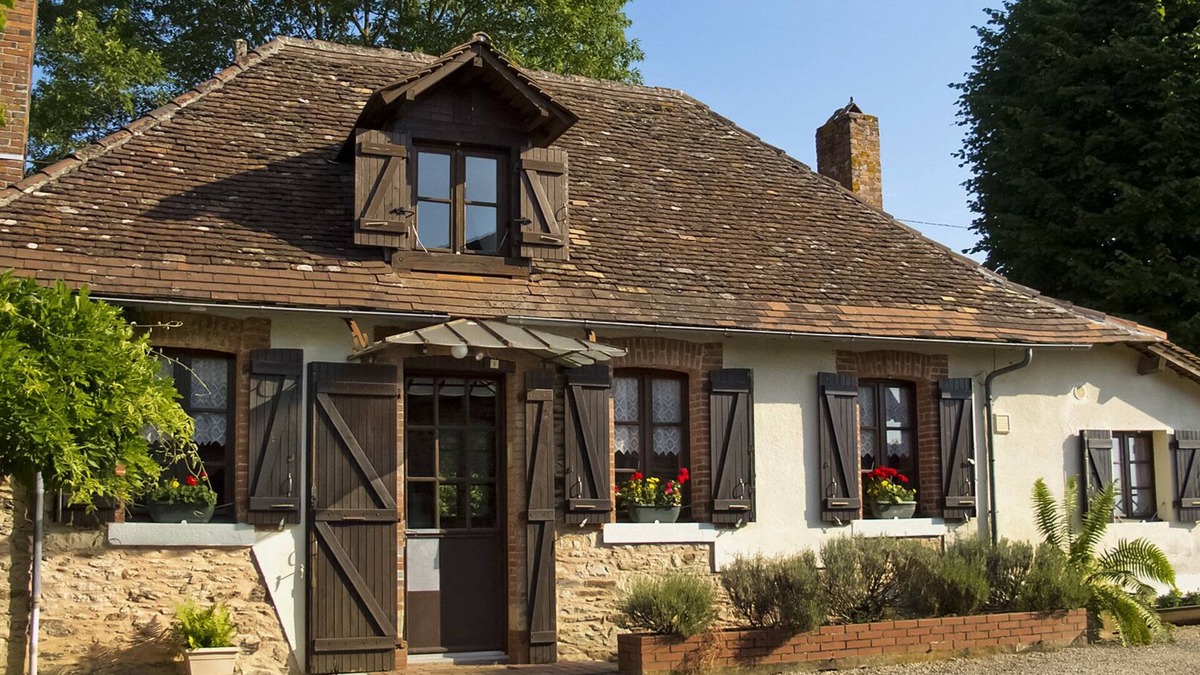 Benayes Cottage | Gîte du Puy Raynaud (4-6 pers.) large garden, heated pool and ponds