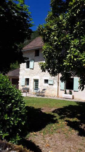 Lhuis House | Gîte entre Vignes et Montagne