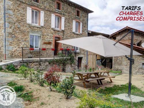 Saint-Didier-sur-Rochefort House | Gîte familial 200m² avec 6 chambres, terrasse, jardin, proche ferme, charges incluses, animaux acceptés - FR-1-496-18