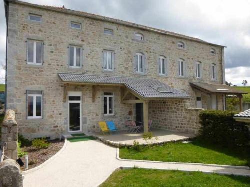 Le Mas-de-Tence House | Gîte familial en pleine nature avec cour privée, Wi-Fi et proche randonnées à Le Mas-de-Tence - FR-1-582-132