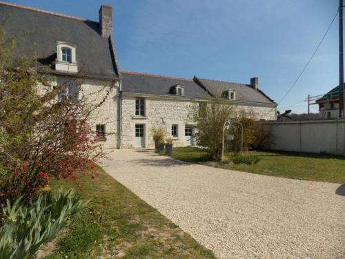 Huismes House | Gîte familial près de Chinon avec cour fermée, terrasse et équipements bébé - FR-1-381-370