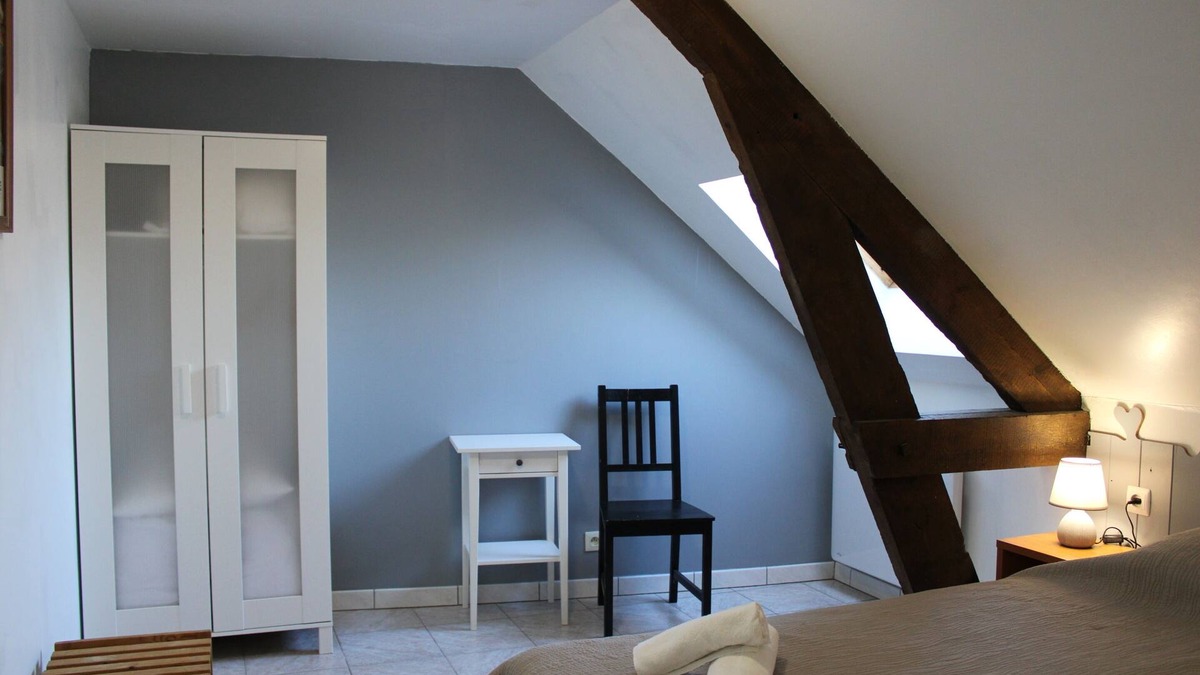 Grandcamp-Maisy Cottage | Gîte-Family-Private Bathroom-Garden view