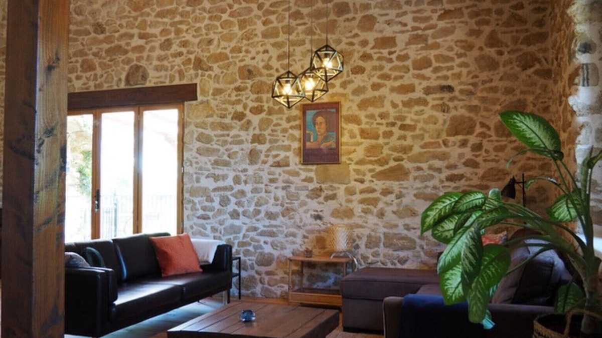 Lapenne Apartment | Gîte Figuier | Domaine du Cammazet | Gîtes & Lodges | Pool | Comfort | Nature