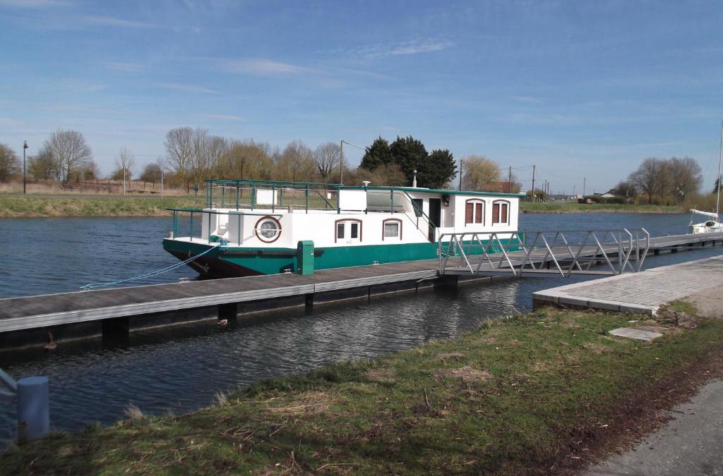 Saint-Valery-sur-Somme Boat Rental | Gîte Fluvial de La Baie de Somme Le Lihoury