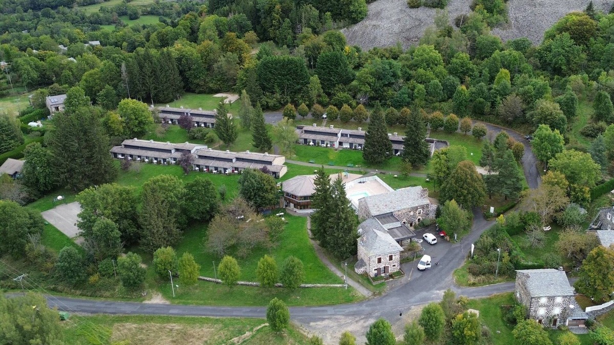 Saint-Julien-Chapteuil House | Gîte in Saint-Julien near Scenic Auvergne