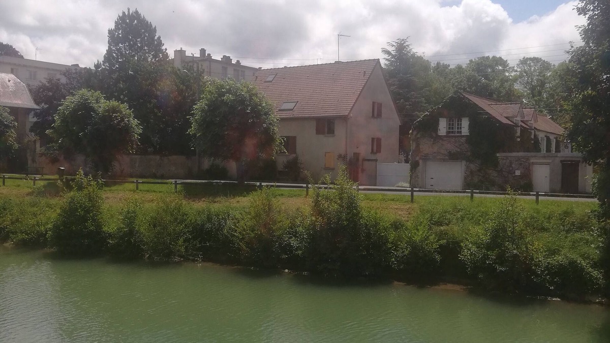 Chateau-Thierry Bed & Breakfast | Gîte Jardin d'Eden