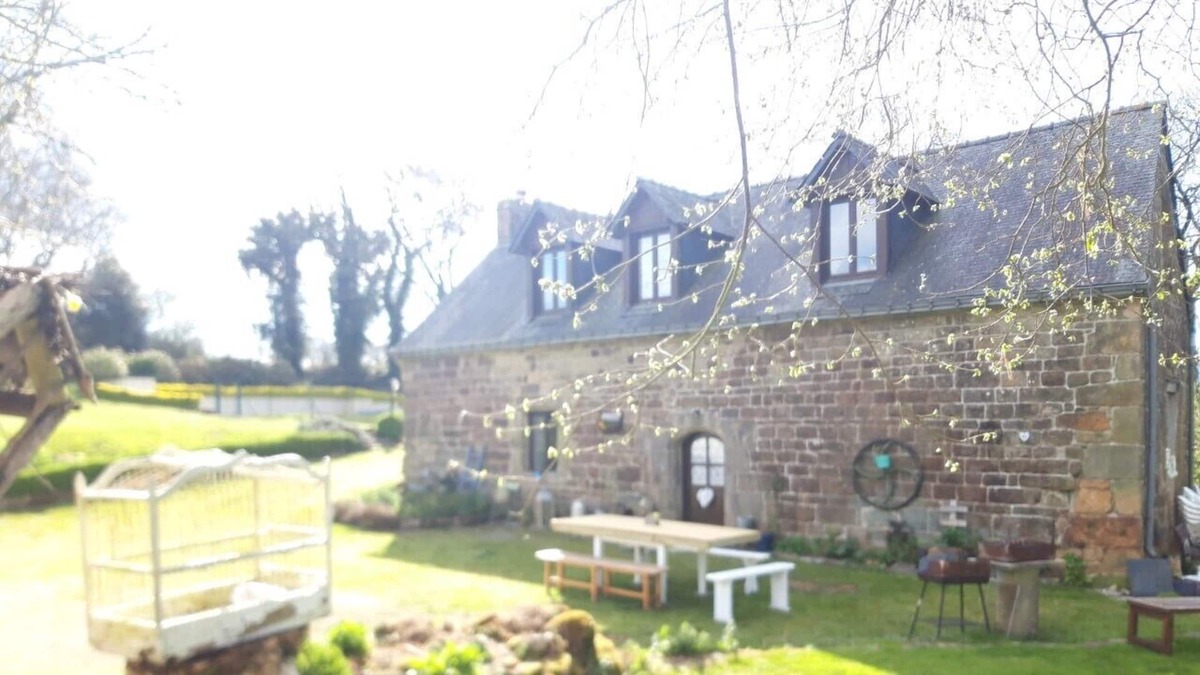 Langoelan House | --Gîte "La Châtaigne"--