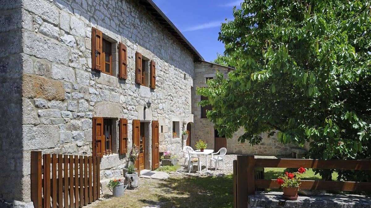 Saint-Leger-du-Malzieu House | Gîte La Dario 4/5 persons