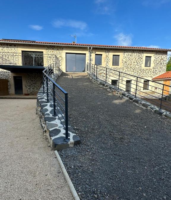 Lantriac House | Gîte la maison de Victoria